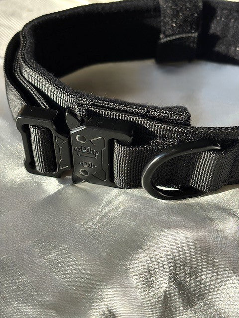 Collier noir en nylon