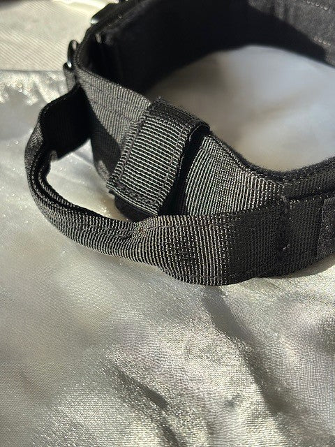 Collier noir en nylon